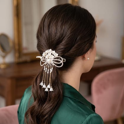 Bow Design Pearl Tassel Metal
