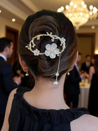 Blubby Floral Pearl Hair Claw Clip Blubby Floral Pearl Hair Claw Clip