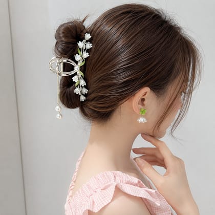 Elegant Green White Lily Pearl Hair Claw