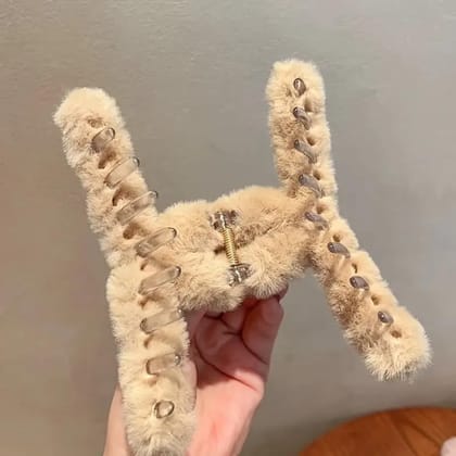 4 Pcs Fluffy Faux Fur Claw Clips for Winter Hair Styling, Elegant Accessories